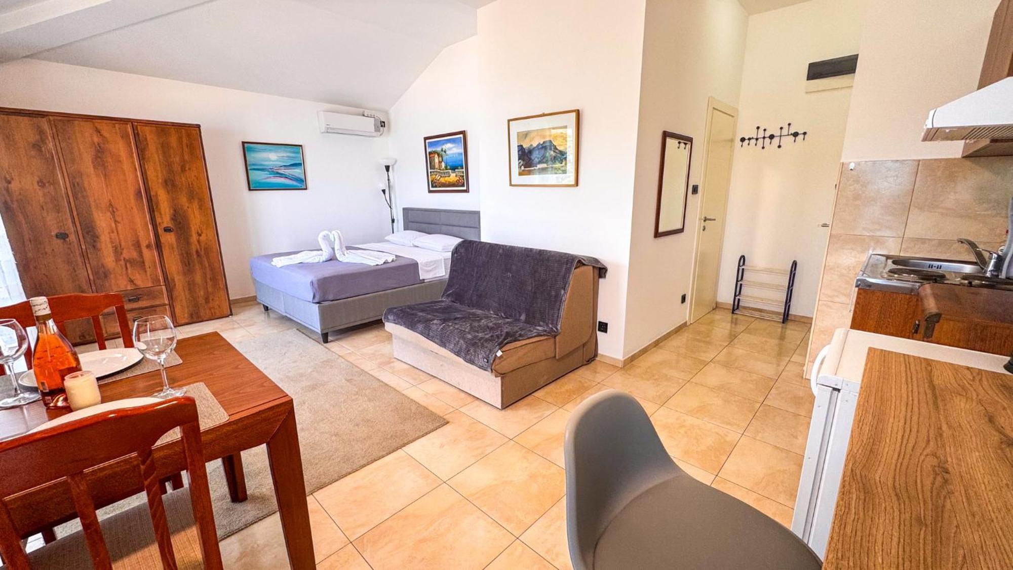 Qumi Apartments Τίβατ Εξωτερικό φωτογραφία
