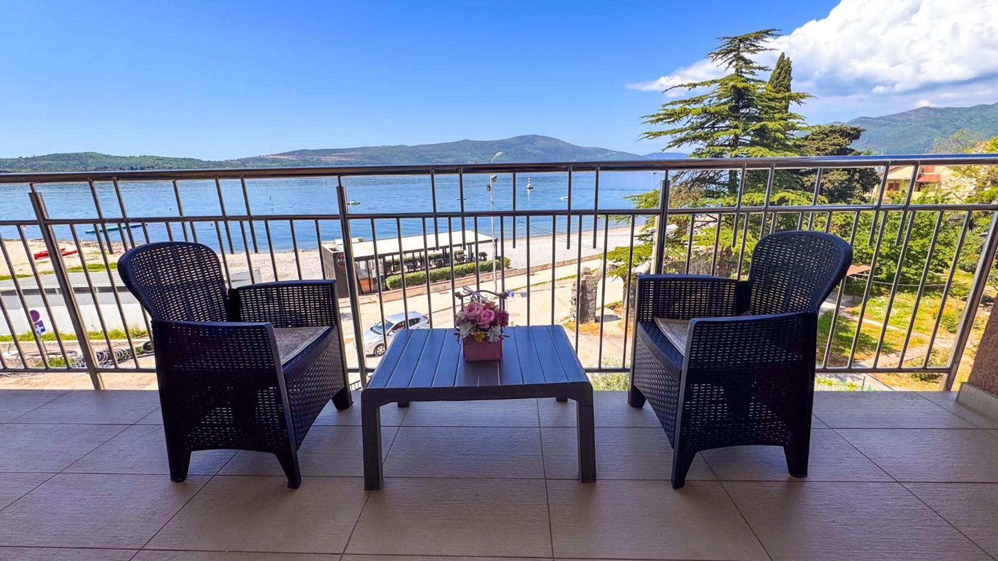 Qumi Apartments Τίβατ Εξωτερικό φωτογραφία