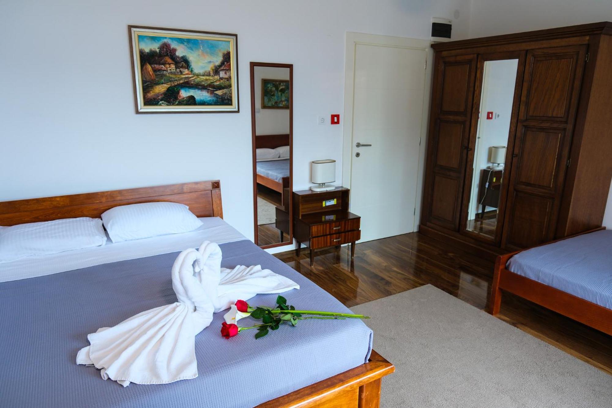 Qumi Apartments Τίβατ Εξωτερικό φωτογραφία