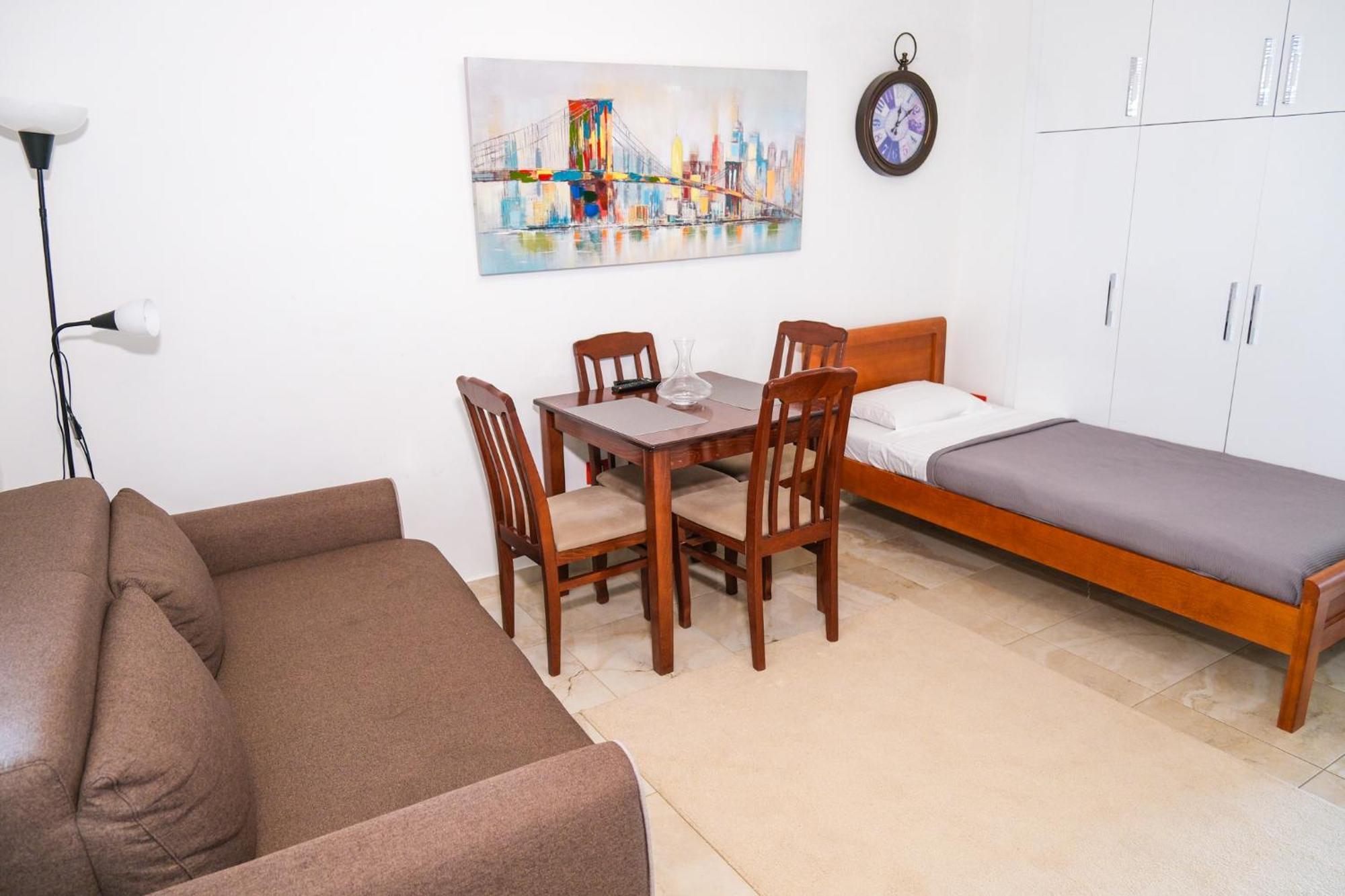 Qumi Apartments Τίβατ Εξωτερικό φωτογραφία