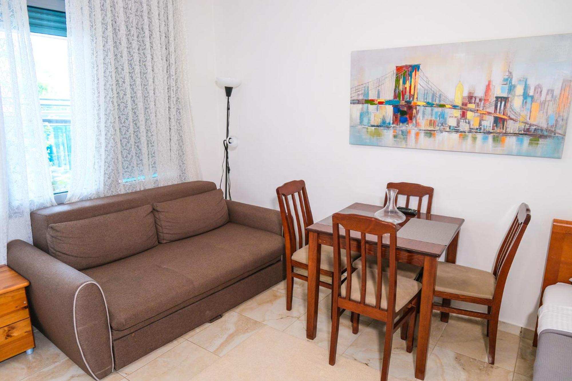 Qumi Apartments Τίβατ Εξωτερικό φωτογραφία
