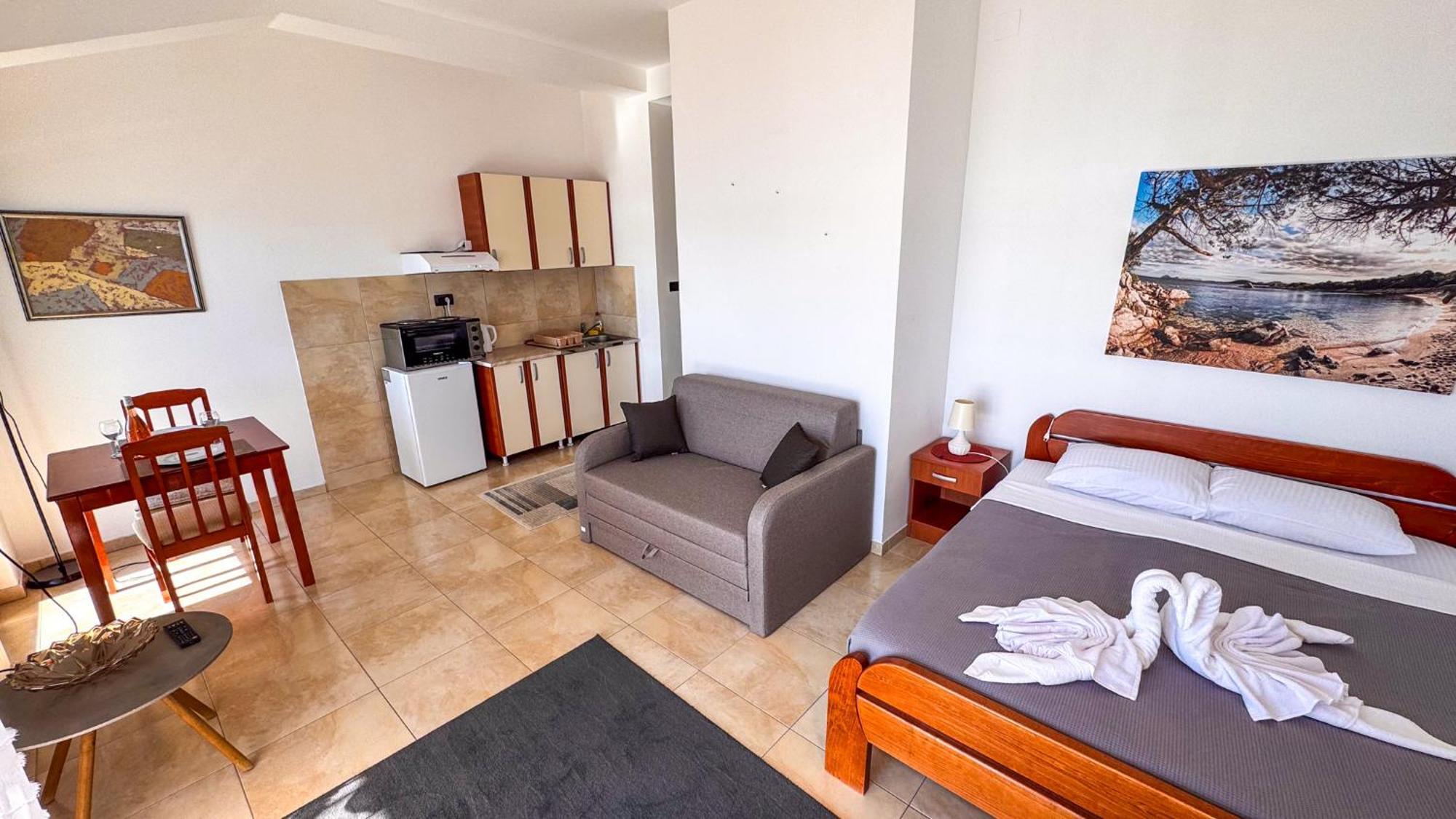 Qumi Apartments Τίβατ Εξωτερικό φωτογραφία