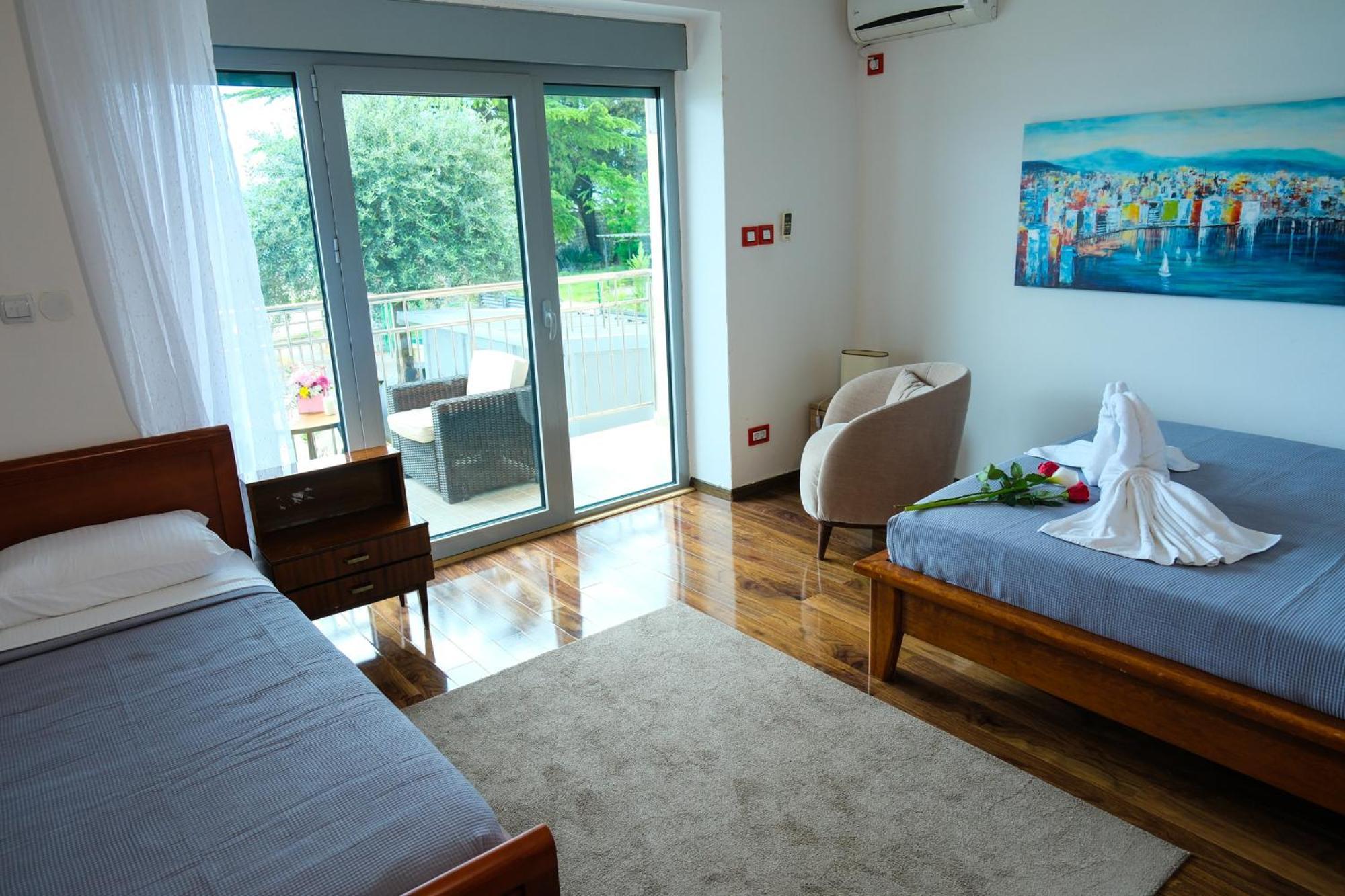 Qumi Apartments Τίβατ Εξωτερικό φωτογραφία