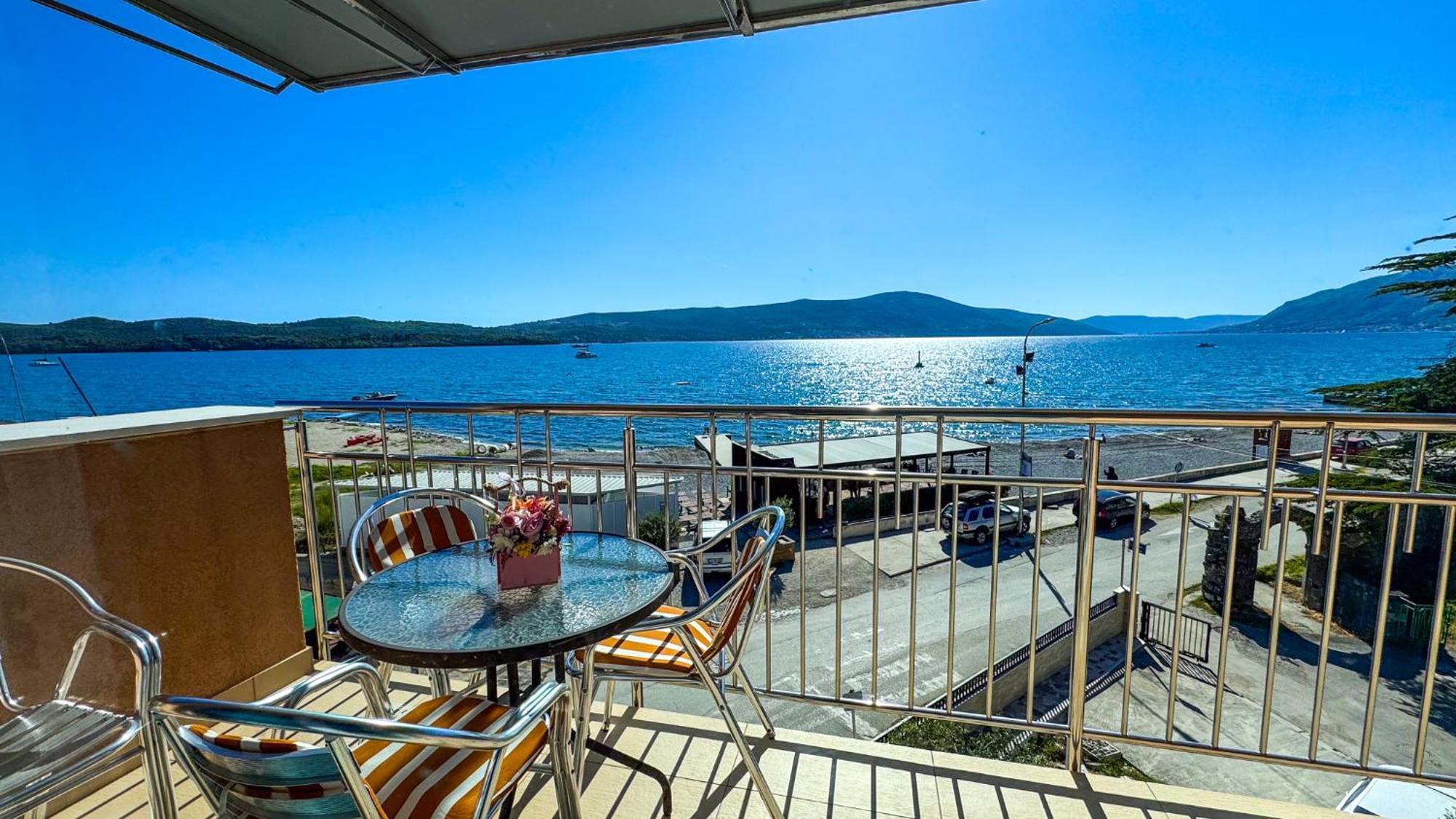 Qumi Apartments Τίβατ Εξωτερικό φωτογραφία