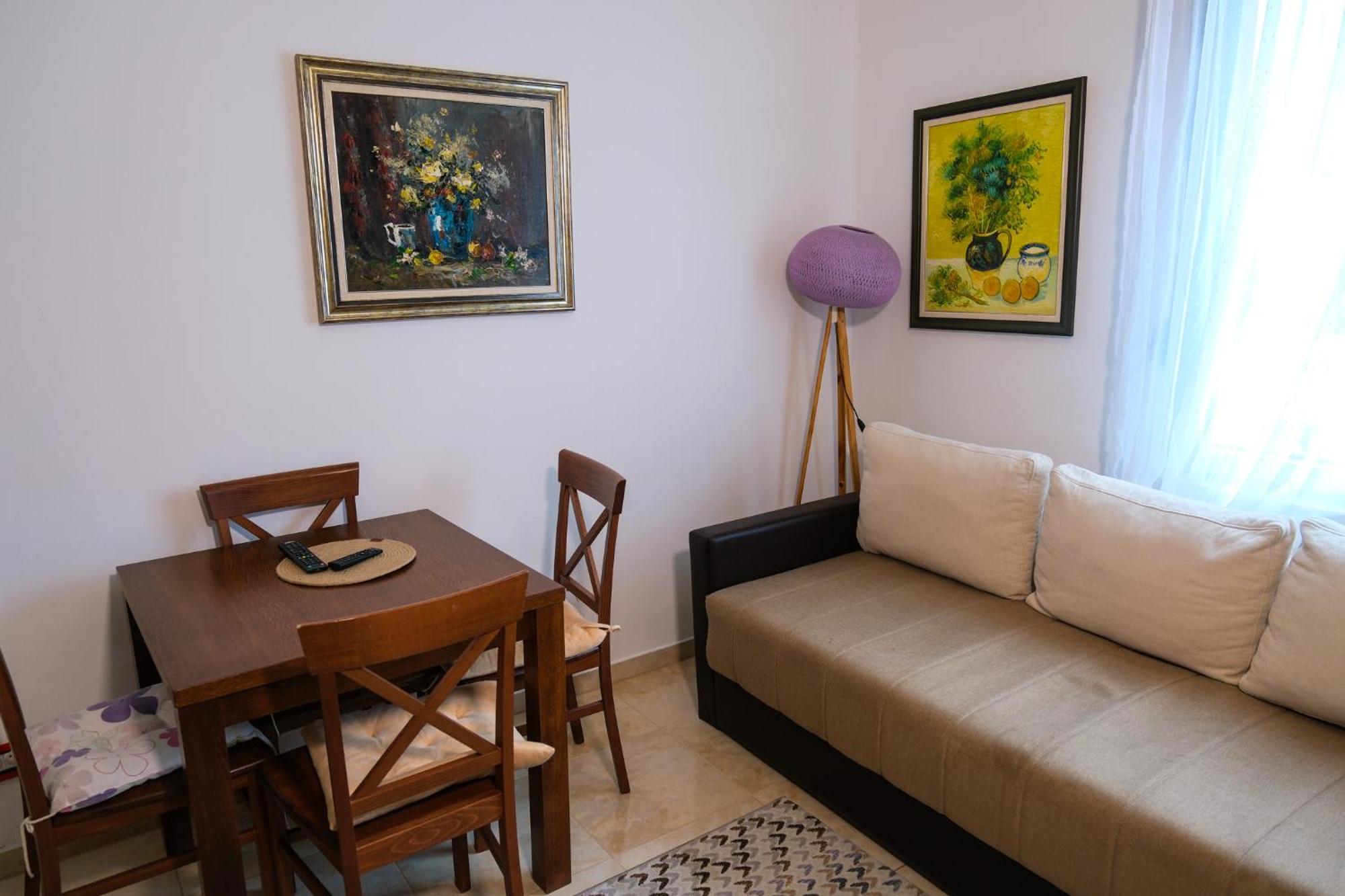 Qumi Apartments Τίβατ Εξωτερικό φωτογραφία