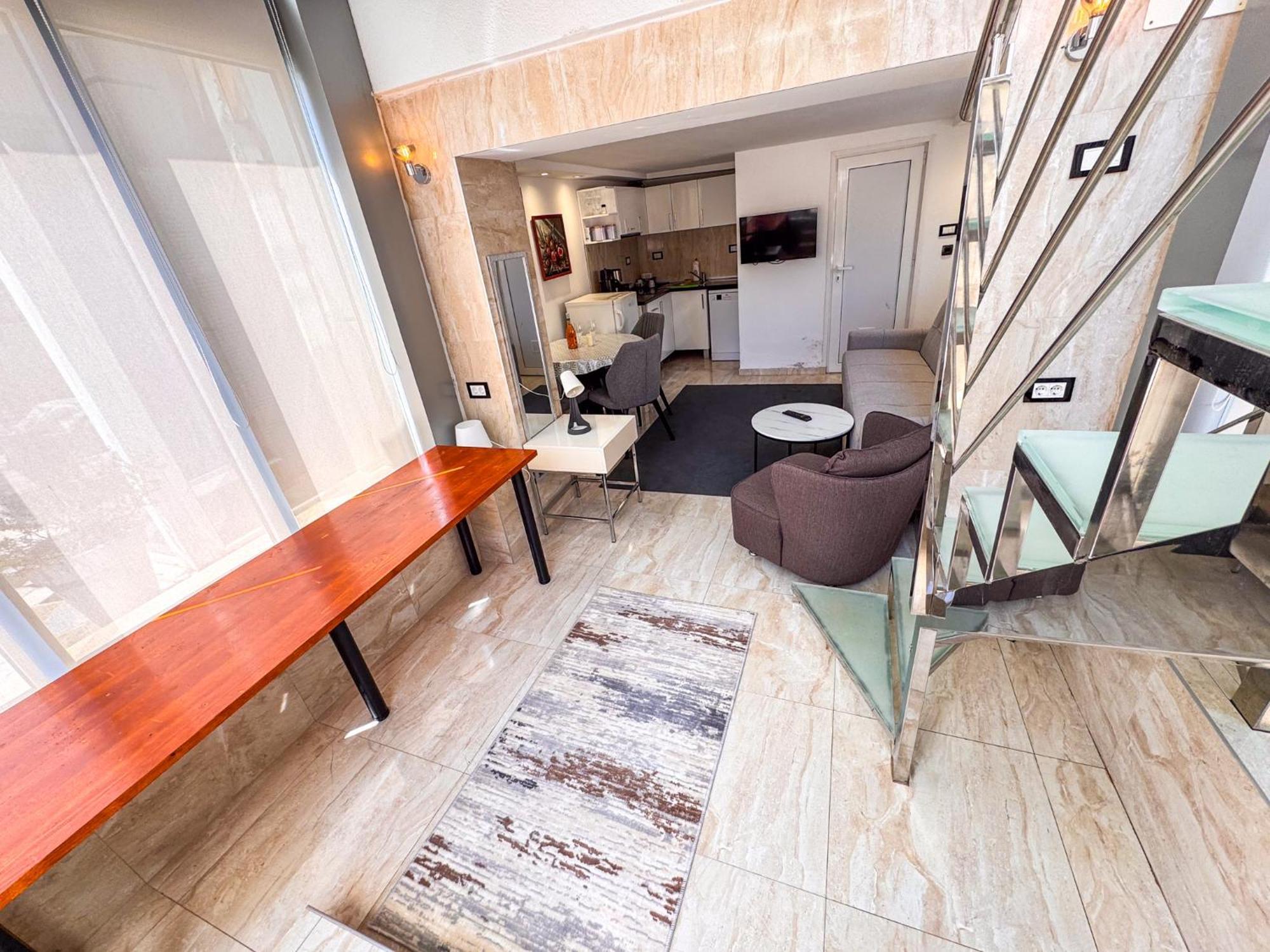 Qumi Apartments Τίβατ Εξωτερικό φωτογραφία
