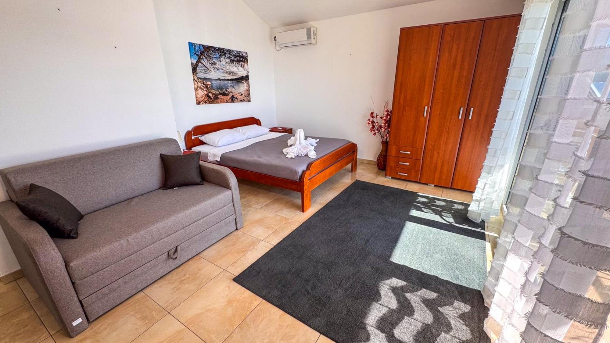 Qumi Apartments Τίβατ Εξωτερικό φωτογραφία