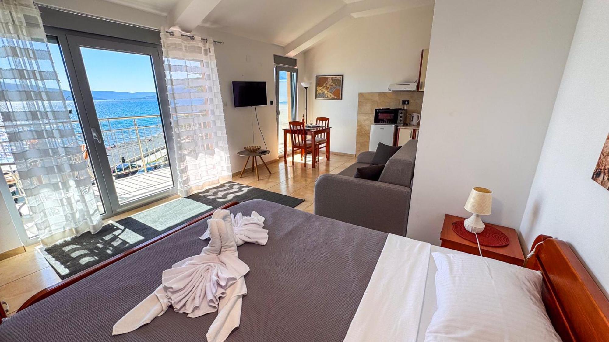 Qumi Apartments Τίβατ Εξωτερικό φωτογραφία