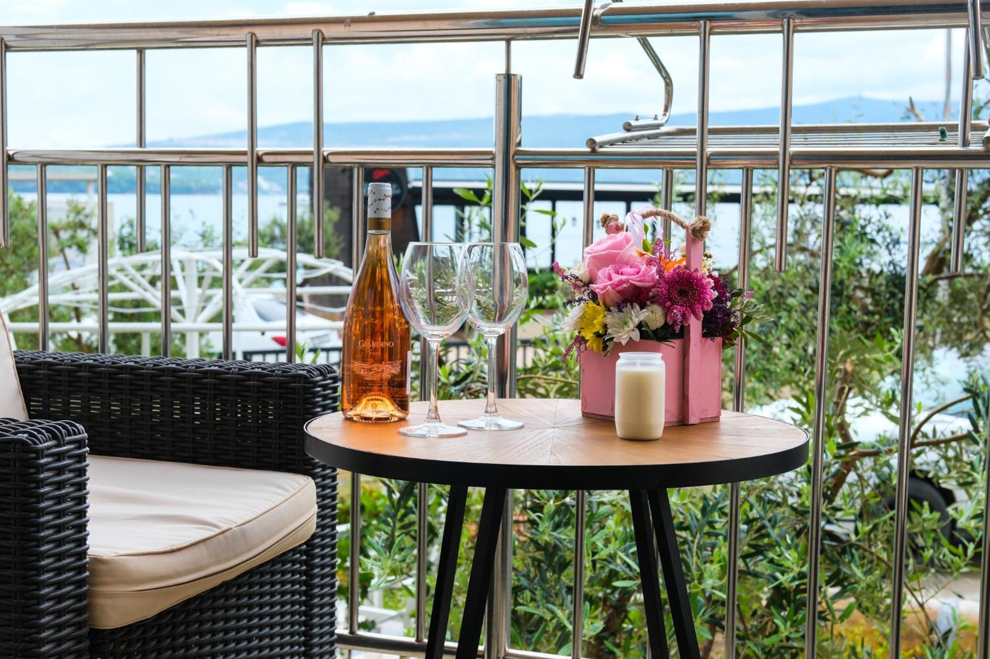 Qumi Apartments Τίβατ Εξωτερικό φωτογραφία