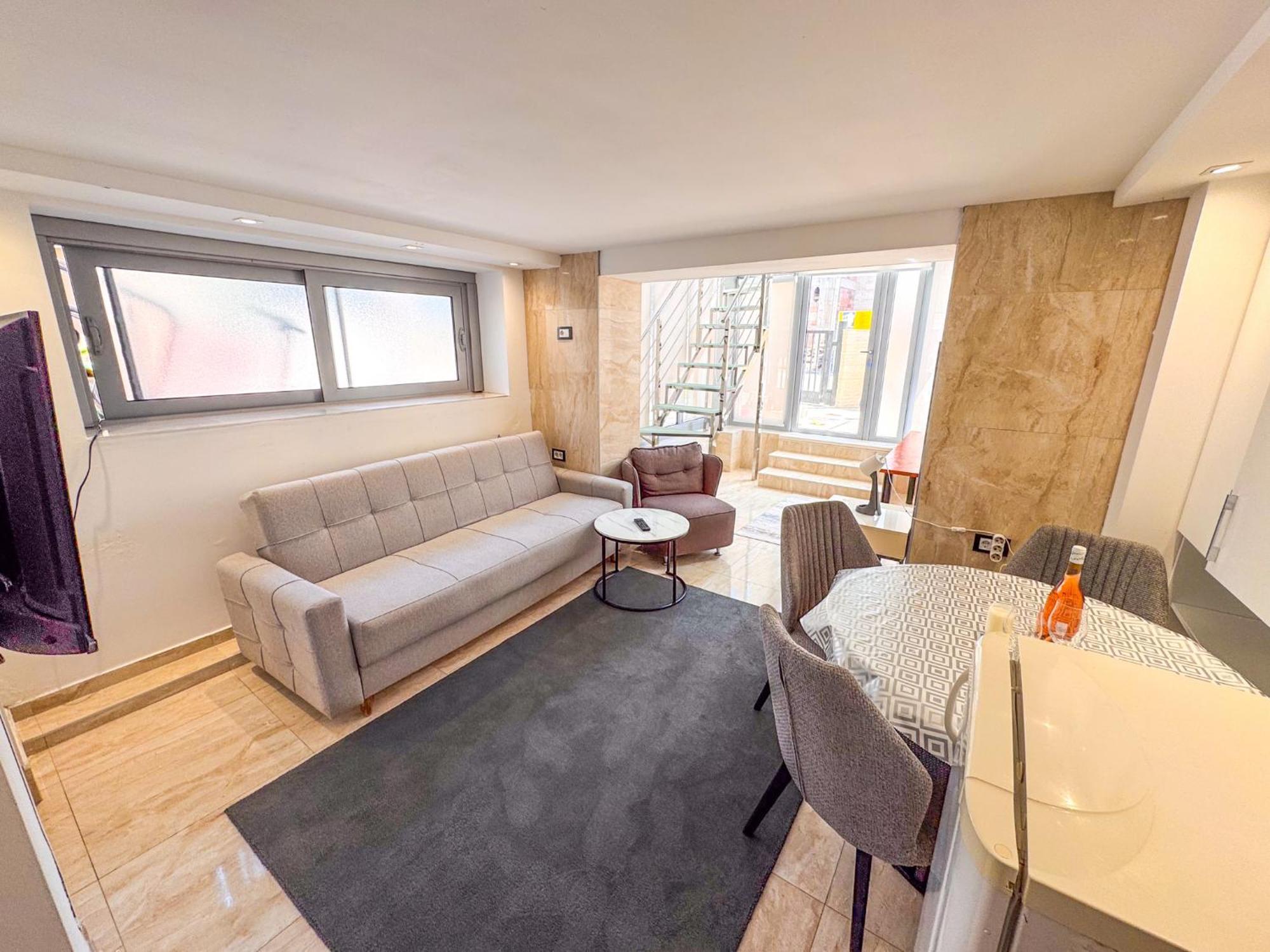 Qumi Apartments Τίβατ Εξωτερικό φωτογραφία